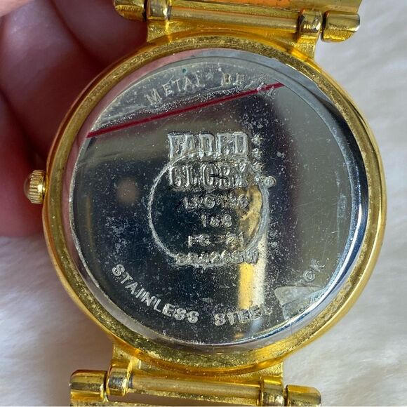 Faded Glory Vintage Gold Etched Watch White Dial Quartz Movement w Rhinestones - Picture 7 of 7